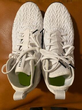Under Armour Clone lacrosse athletic shoes. Men’s 7 / Women’s 8.5